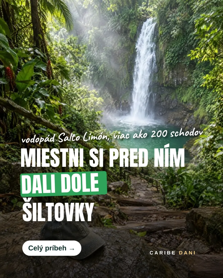 Vodopád v džungli, kamenné schody a šiltovka na kameni. Nápis: Miestni si pred ním dali dole šiltovky.
